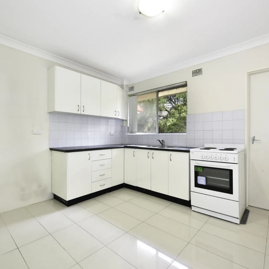 2/33 Henley Road, - Photo 1