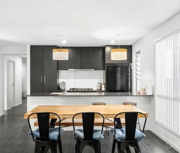 Modern Family Home! - Photo 4