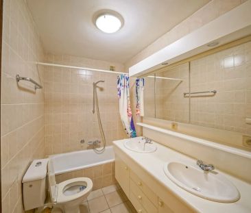 Appartement met 2 slaapkamers hoek Leffingestraat/Torhoutsesteenweg - Photo 4