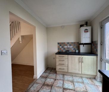 2 bedroom semi-detached house to rent - Photo 5