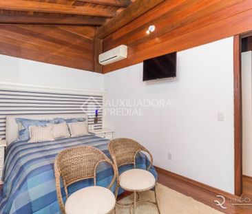 Casa com 4 quartos e 309m² para alugar em Ponta Grossa, Porto Alegre. - Foto 1