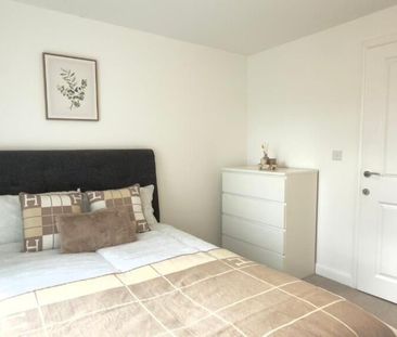 Room in a Shared House, Stephendale Road, SW6 - Photo 1