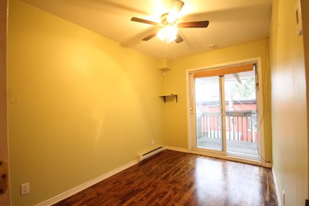 Métro Lucien-Lallier et Guy-Concordia: logement de 2 chambres à louer semi-meublé. - Photo 2