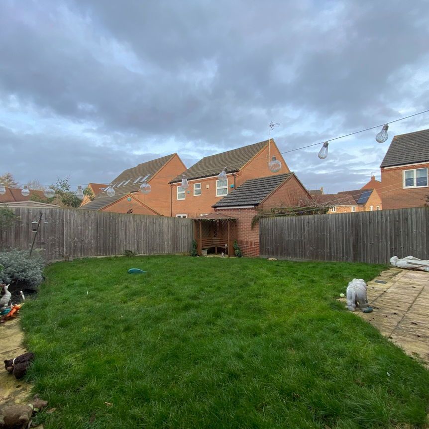 Siskin Close, Corby, NN18 8RQ - Photo 1