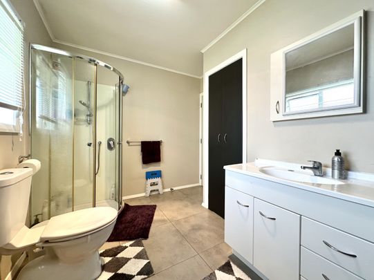4 Bedroom Home in Trentham - Photo 1