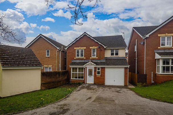 4 bedroom detached house to rent - Photo 1