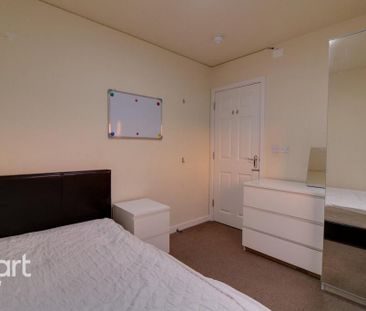 1 bedroom in a house share to rent - Photo 3
