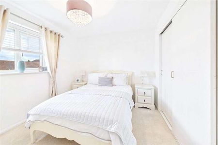 Lyon Close, Maidenbower, Crawley, West Sussex, RH10 - Photo 4