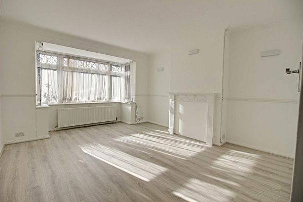 3 bedroom bungalow to rent - Photo 1