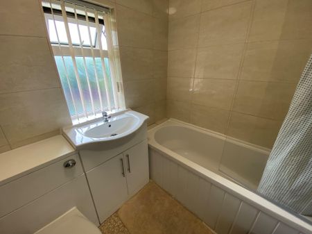 Miles Hill Avenue, Leeds - Photo 4