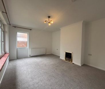 3 bedroom detached bungalow to rent - Photo 4