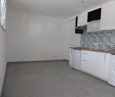 Location Appartement 1 pièce 18m² STE GENEVIEVE DES BOIS 91700 - Photo 1
