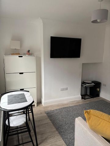 3 bedroom terraced house to rent - Photo 2