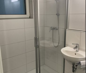 Schöne Zweizimmerwohnung, mit traumhaften Ausblick! Frische renoviert! - Photo 3