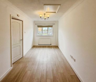 3 bedroom semi-detached house - Photo 1