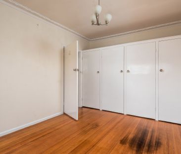 FABULOUS FAMILY HOME – A1 LOCATION - Photo 5