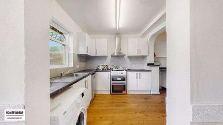 Burges Road East Ham, E6 - Photo 5