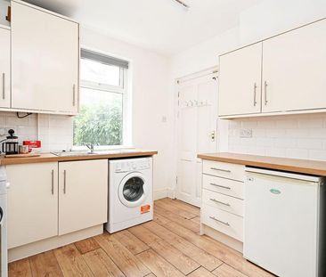 4 bedroom terraced house to rent - Photo 4