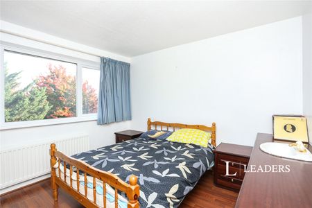 4 bedroom house to rent Westgate Road, BR3 - Photo 5