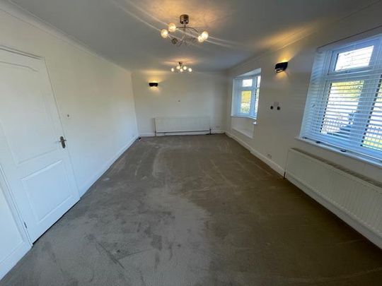4 bedroom detached house to rent - Photo 1