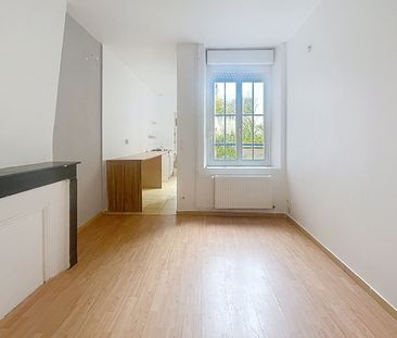 Appartement à louer - REIMS- RUE RUINART DE BRIMONT - Photo 2