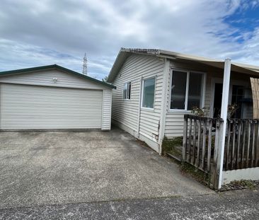 Lovely 3-Bedroom Home in Blockhouse Bay - Prime Location! - Photo 5