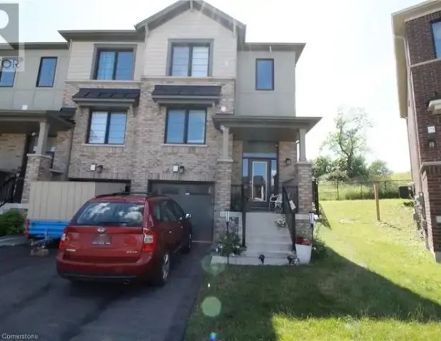 132 CRAFTER Crescent Unit# LOWER LVL | 132 CRAFTER Crescent Unit# LOWER LVL, Stoney Creek - Photo 1