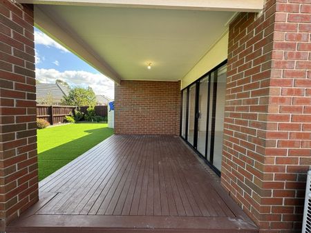 19 Copeton Avenue, Tarneit, VIC 3029 - Photo 2