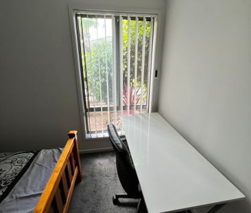 Lovely Banks - Photo 5