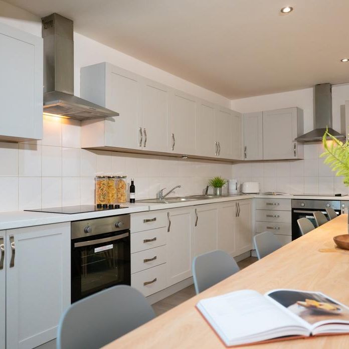 1 bedroom in a house share to rent - Photo 1