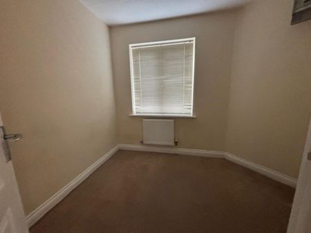 4 bedroom semi-detached house to rent - Photo 5