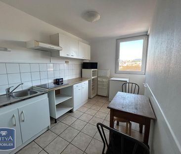 Location Appartement 1 pièce 38m² ST ETIENNE 42000 - Photo 4