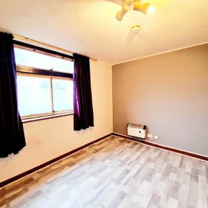 House share to rent - Photo 3