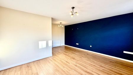 3 bedroom House To Let - Photo 2