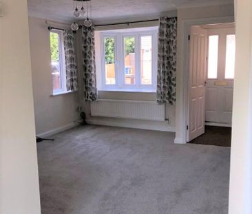 3 bedroom detached house to rent - Photo 3