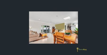 Three Bedrooms, Pool & Big Shed! - Photo 3