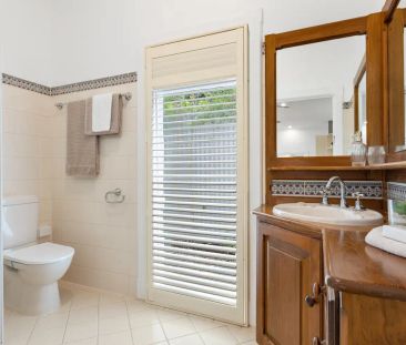 “Charming Character Home in Beautiful Kensington Park!” - Photo 5