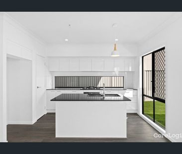 Brand New Executive Family Home - Photo 4