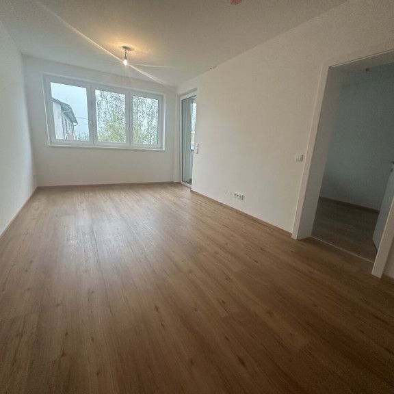 Moderne 3-Zimmer Wohnung mit Loggia, TG-Parkplatz und hochwertiger Ausstattung - Photo 1