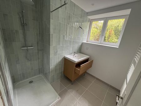 Location Maison 5 pièces 90m² - Photo 3
