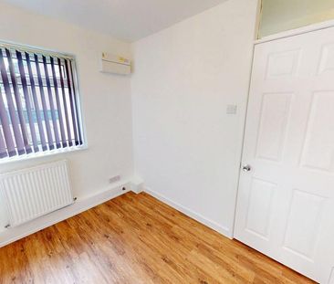 2 bedroom ground floor flat to rent - Photo 5