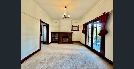 Freshly Updated Family Home in Prestigious School Catchments - Photo 2