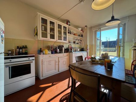 Beautiful 3.5 room furnished apartment in the city center with lake view - Photo 2