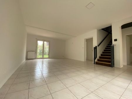 Location Maison 5 pièces 121m² LA ROCHELLE 17000 - Photo 2