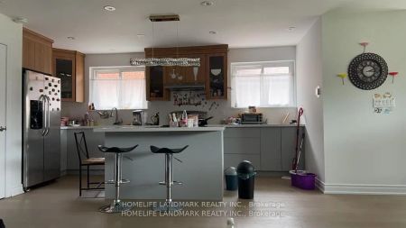 Detached Home For Lease | W9239330 - Photo 2