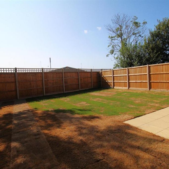 2 bedroom house to rent - Photo 1