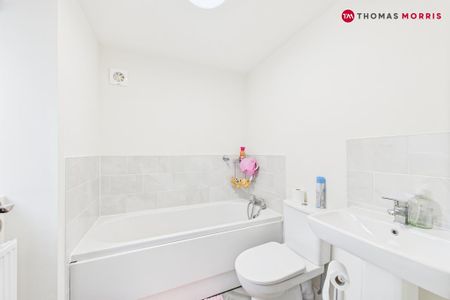 4 bedroom detached house to rent - Photo 4