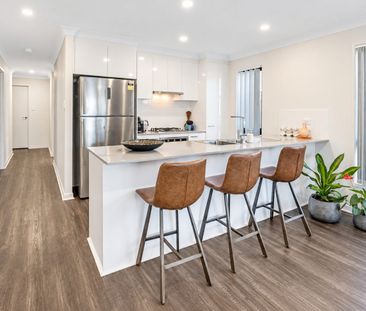 The Perfect 4-Bedroom Family Home in Convenient Location! - Photo 6