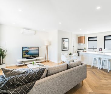 Three bedroom delight. - Photo 1