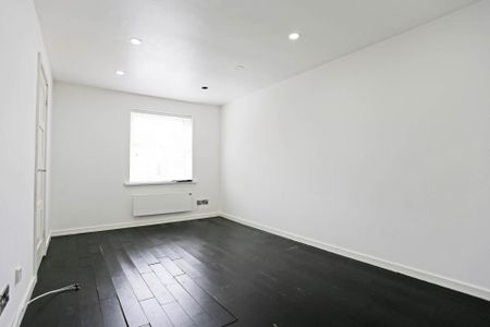 Price £1,200 pcm - Let - Photo 4